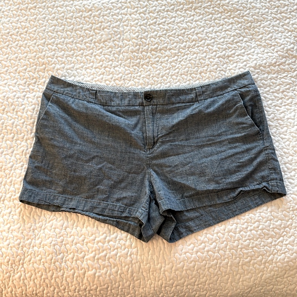 Merona Lightweight shorts size 16
